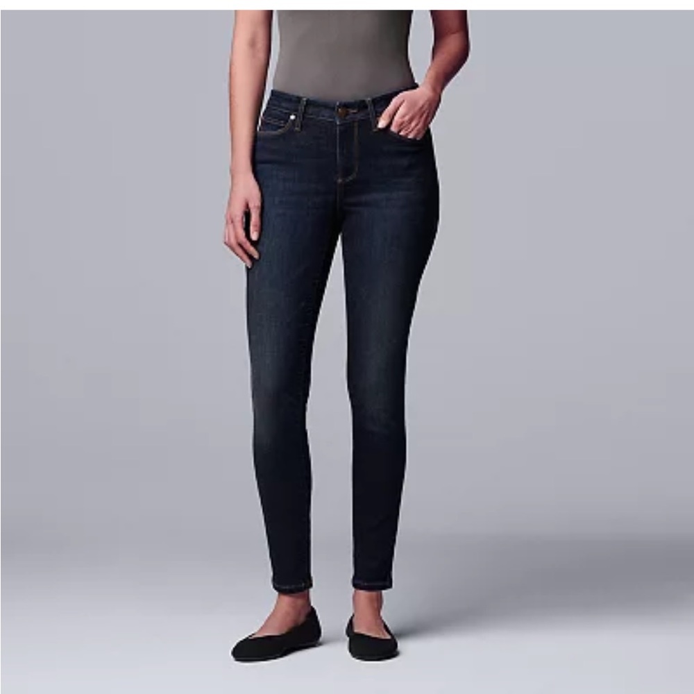 SALE 2 for $15 | Simply Vera Wang Dark Wash Skinny Jeans